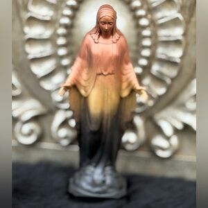Gilded Ash Mary Statue– Rose Gold to Shadow Fade